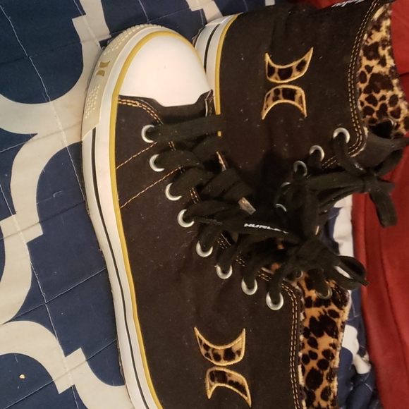 Hurley Black&Cheetah Print High Tops Size 8.5 - Picture 3 of 6